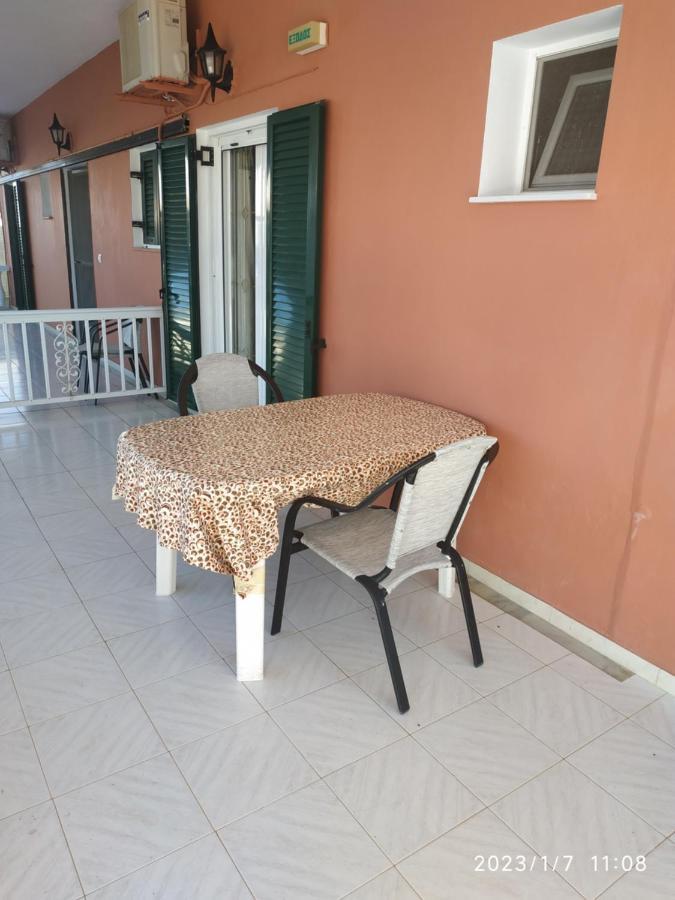 Gerekos Studios And Apartments Agios Georgios  Luaran gambar