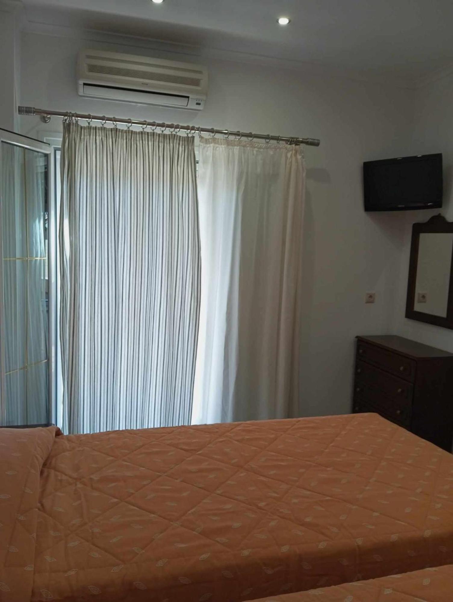 Gerekos Studios And Apartments Agios Georgios  Luaran gambar
