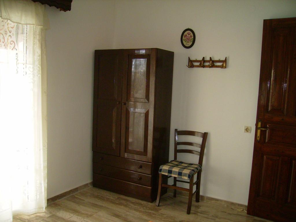 Gerekos Studios And Apartments Agios Georgios  Luaran gambar